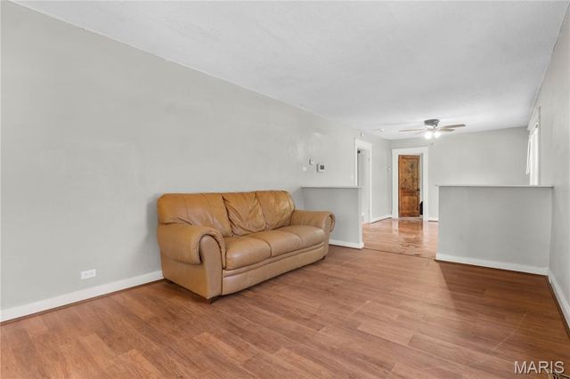 7022 Edison Avenue, St Louis, MO 63121