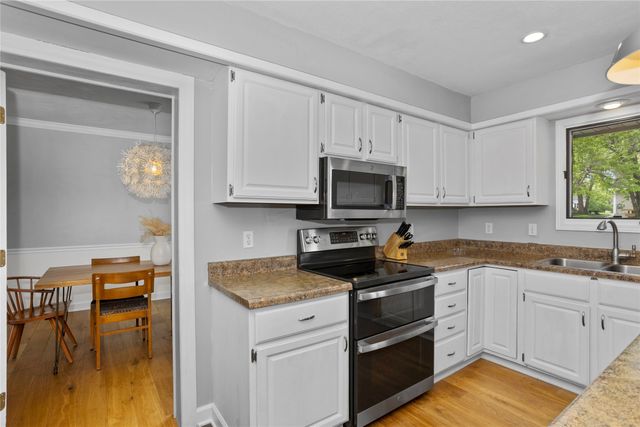 7422 Plum Drive, Urbandale, IA 50322