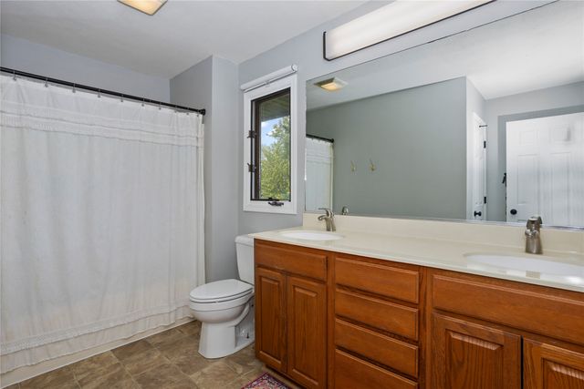 7422 Plum Drive, Urbandale, IA 50322