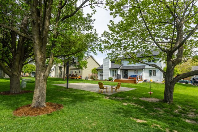 7422 Plum Drive, Urbandale, IA 50322