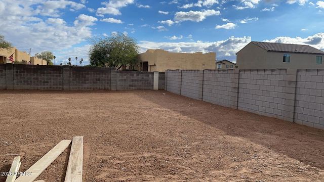 825 N Country Village Lane, Coolidge, AZ 85128