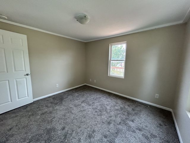 215 McKinley Avenue, Des Moines, IA 50315