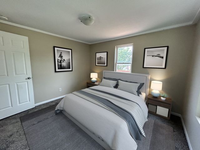 215 McKinley Avenue, Des Moines, IA 50315