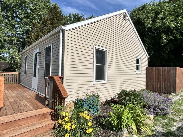 215 McKinley Avenue, Des Moines, IA 50315