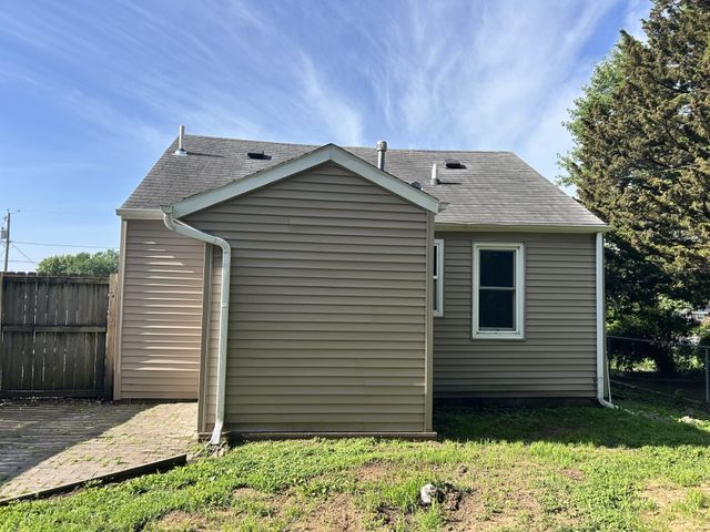 215 McKinley Avenue, Des Moines, IA 50315