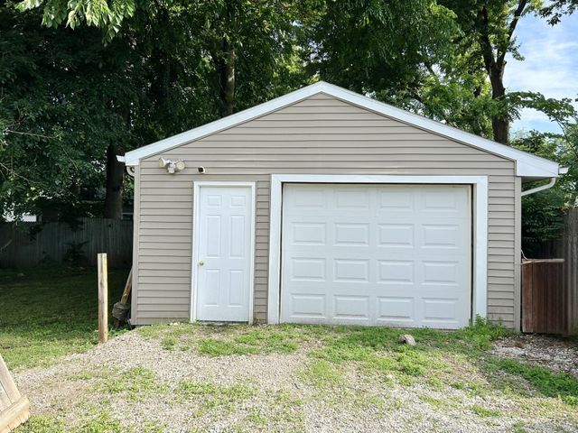 215 McKinley Avenue, Des Moines, IA 50315
