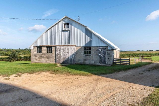 2542 County Road P, Verona, WI 53593