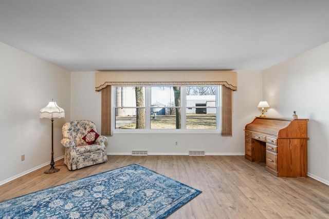 2542 County Road P, Verona, WI 53593