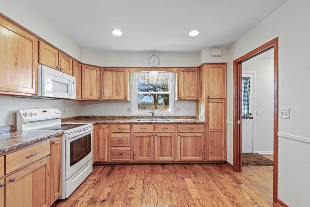 2542 County Road P, Verona, WI 53593