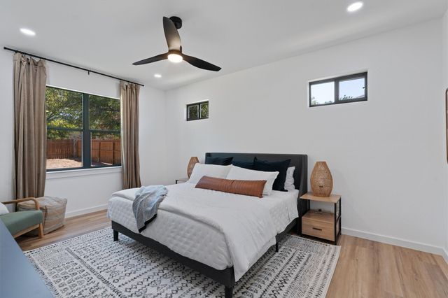 118 Waimanalo LN, Bastrop, TX 78602