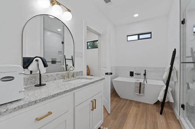 118 Waimanalo LN, Bastrop, TX 78602