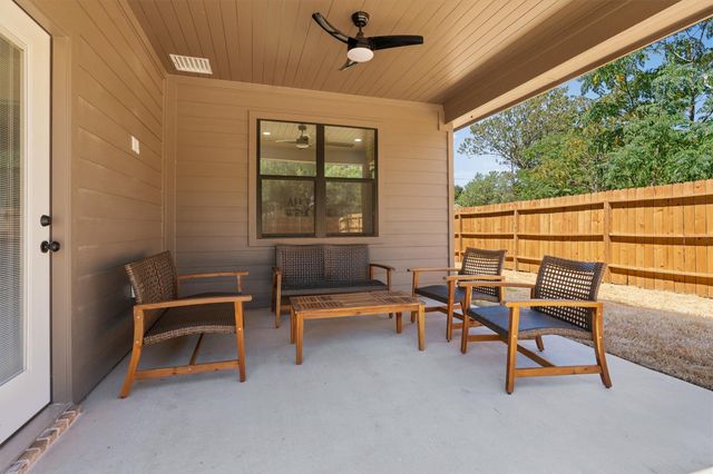 118 Waimanalo LN, Bastrop, TX 78602