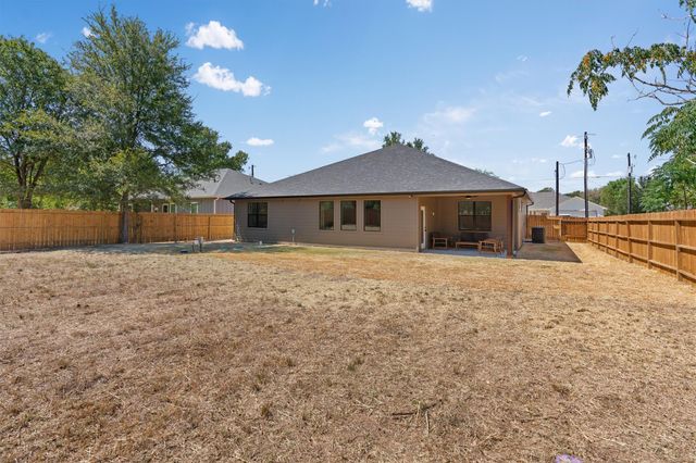 118 Waimanalo LN, Bastrop, TX 78602