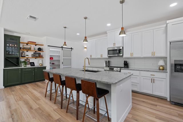 118 Waimanalo LN, Bastrop, TX 78602