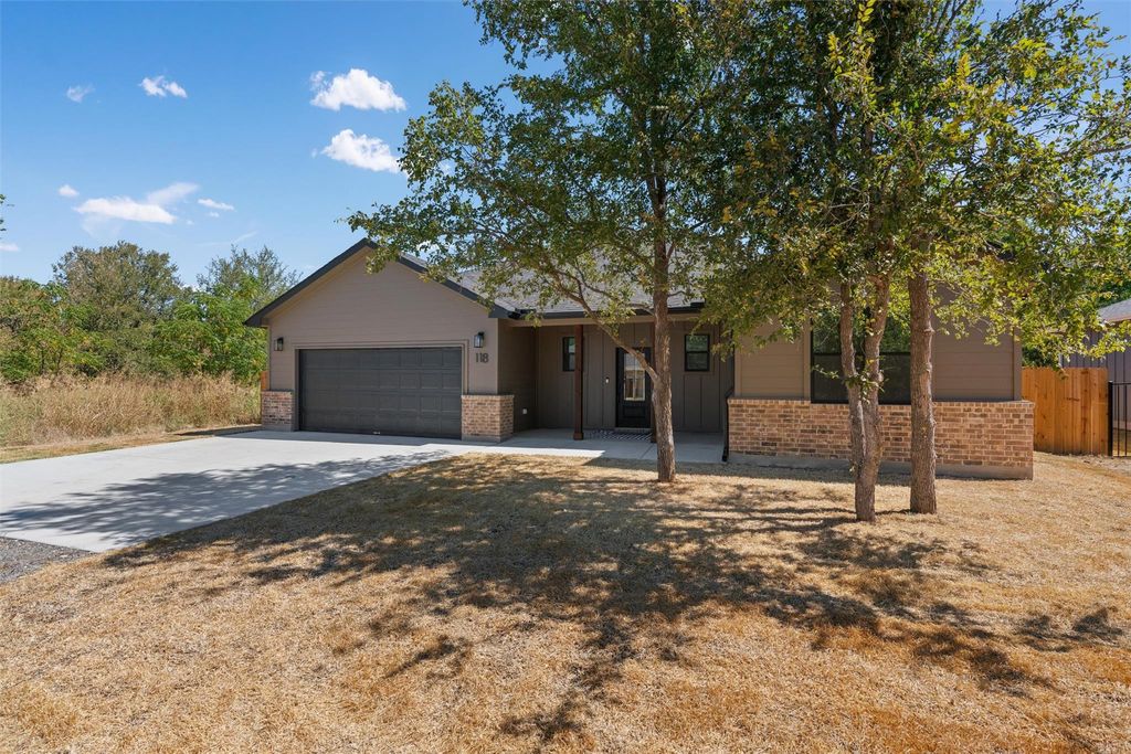 118 Waimanalo LN, Bastrop, TX 78602