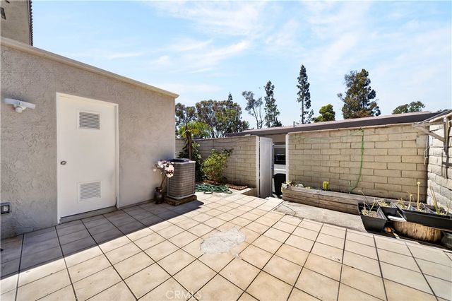 21725 Lake Vista, Lake Forest, CA 92630
