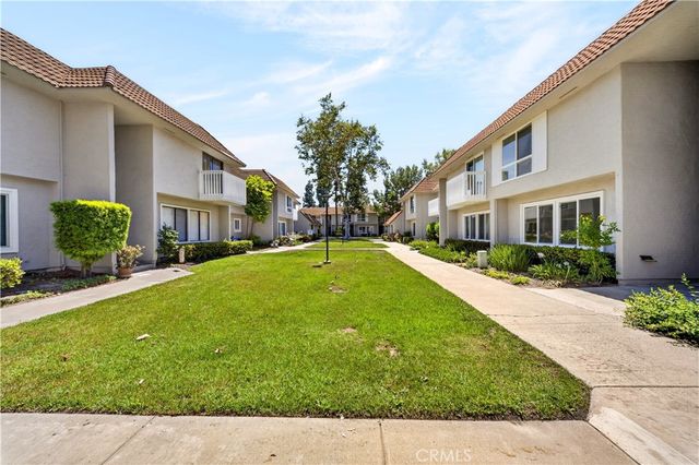 21725 Lake Vista, Lake Forest, CA 92630