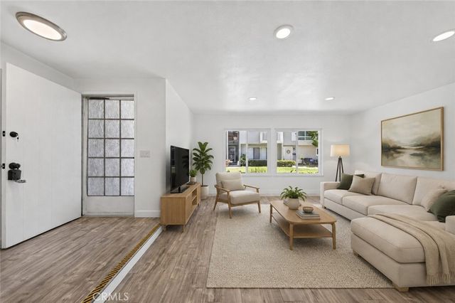 21725 Lake Vista, Lake Forest, CA 92630