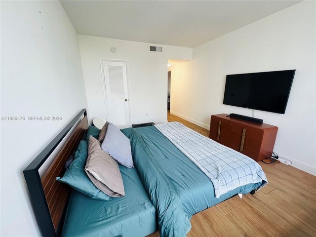 1980 S Ocean Dr 9M, Hallandale Beach, FL 33009