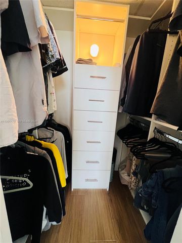 1980 S Ocean Dr 9M, Hallandale Beach, FL 33009