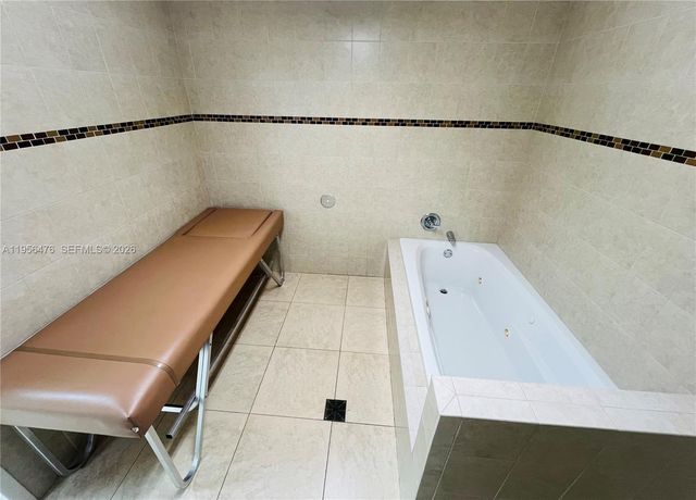 1980 S Ocean Dr 9M, Hallandale Beach, FL 33009