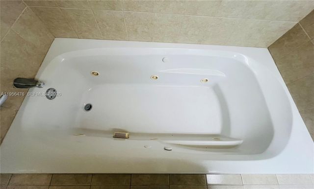 1980 S Ocean Dr 9M, Hallandale Beach, FL 33009