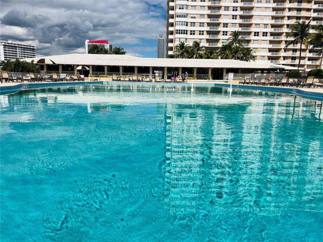 1980 S Ocean Dr 9M, Hallandale Beach, FL 33009