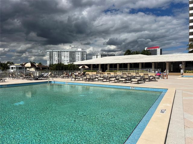 1980 S Ocean Dr 9M, Hallandale Beach, FL 33009