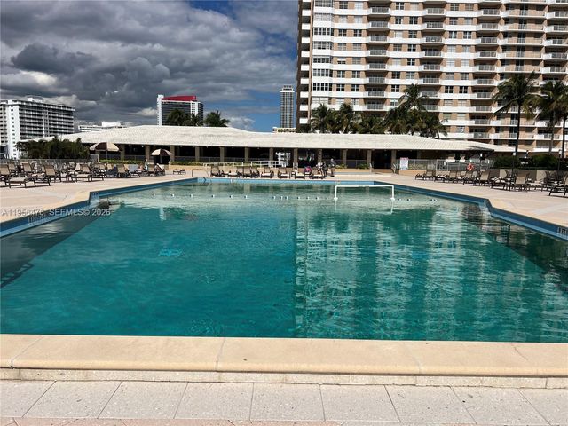 1980 S Ocean Dr 9M, Hallandale Beach, FL 33009