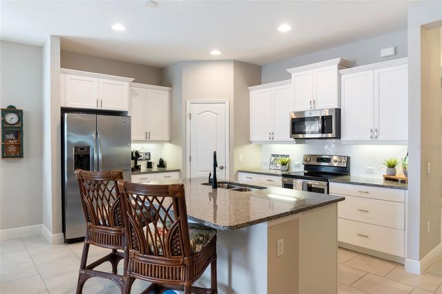 7739 RIDGELAKE CIRCLE, Bradenton, FL 34203