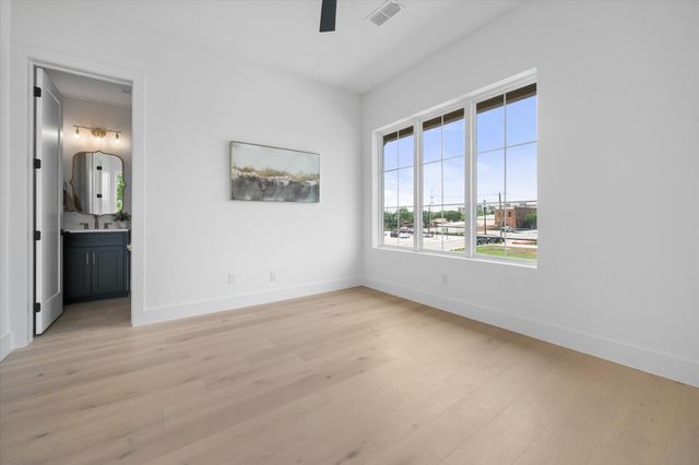 204 N Pine Street, Roanoke, TX 76262