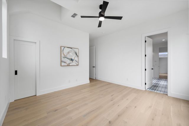 204 N Pine Street, Roanoke, TX 76262