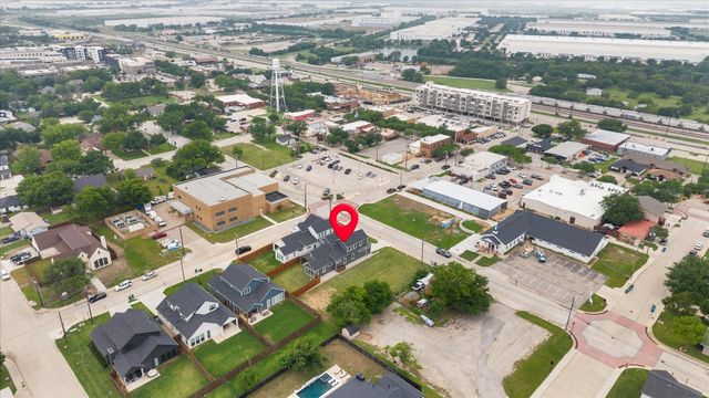 204 N Pine Street, Roanoke, TX 76262