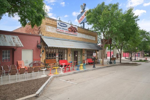 204 N Pine Street, Roanoke, TX 76262