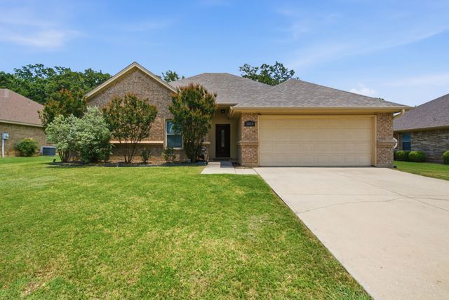 2013 Lindentree Drive, Weatherford, TX 76086