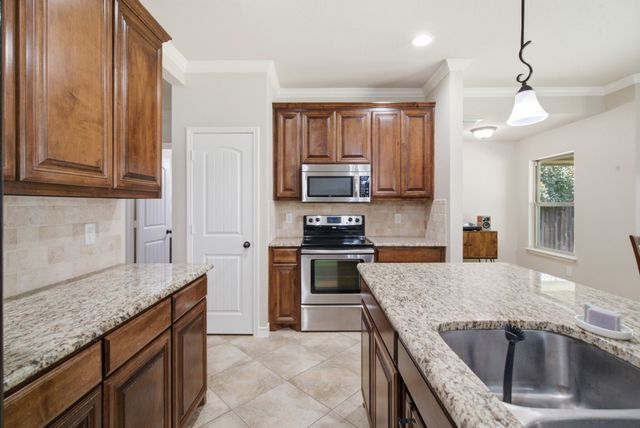 2013 Lindentree Drive, Weatherford, TX 76086