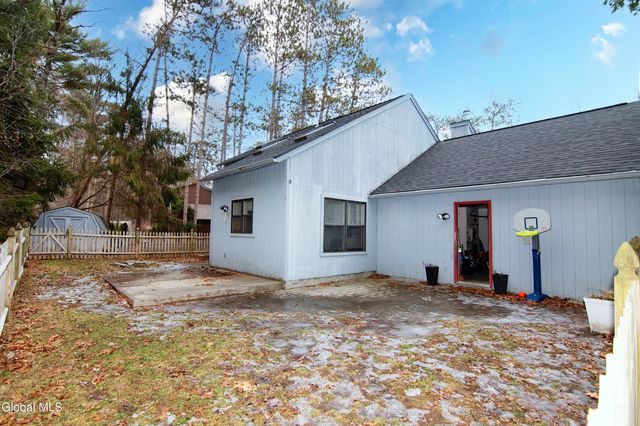 36 May Apple Way, Malta, NY 12020