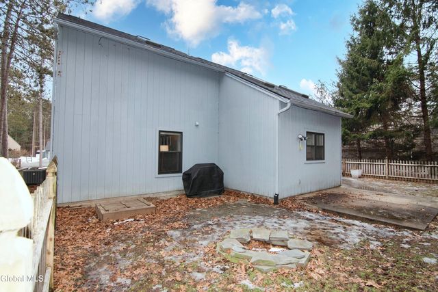 36 May Apple Way, Malta, NY 12020