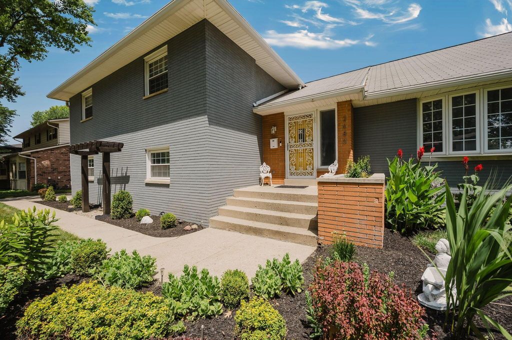 2680 Mitzi Drive, Columbus, OH 43209