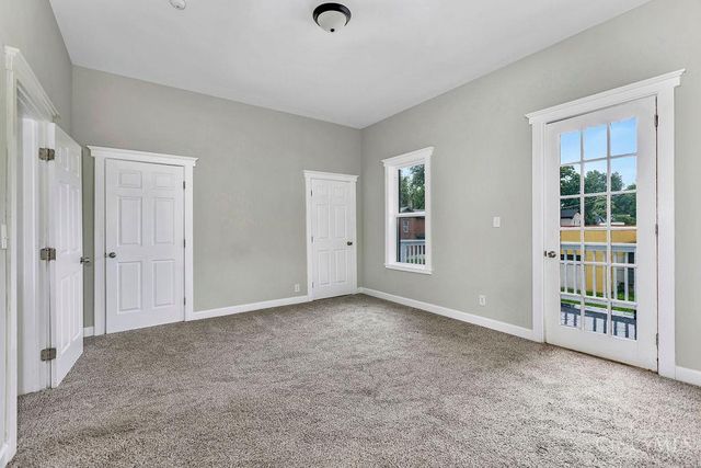 4703 Stewart Avenue, Cincinnati, OH 45227