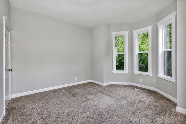 4703 Stewart Avenue, Cincinnati, OH 45227