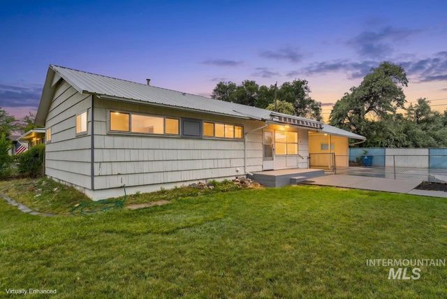 121 Palo Alto Dr, Caldwell, ID 83605