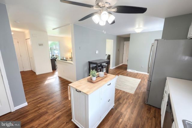 19 GARDEN LN, Hanover, PA 17331