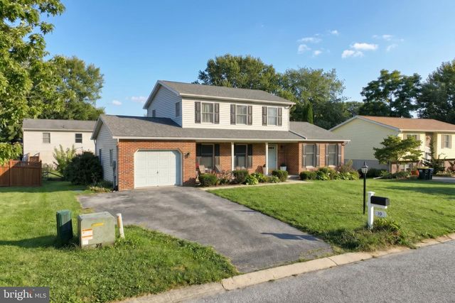19 GARDEN LN, Hanover, PA 17331
