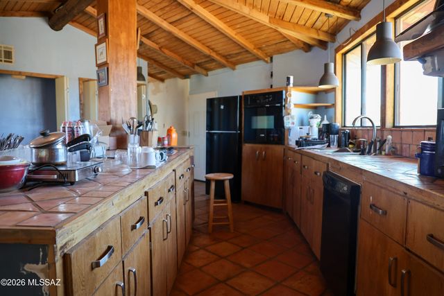 5555 E Singing Arrow Lane, Willcox, AZ 85643