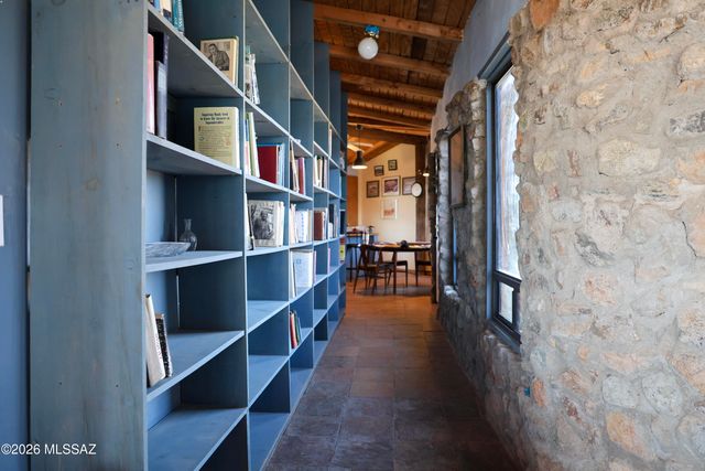 5555 E Singing Arrow Lane, Willcox, AZ 85643