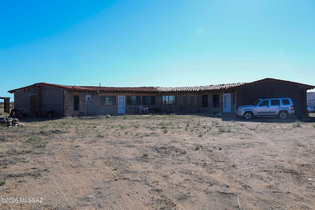 5555 E Singing Arrow Lane, Willcox, AZ 85643