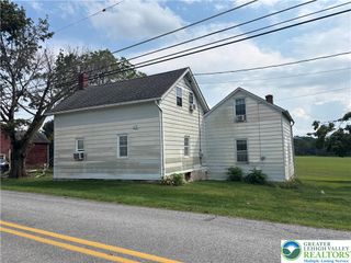 654 Youngs Hill Road, Plainfield Twp, PA 18040