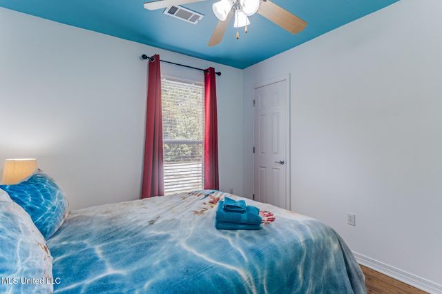 329 Davis Street, Waveland, MS 39576