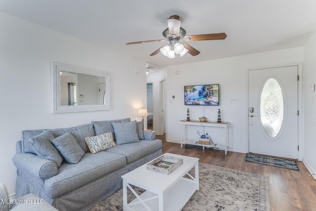 329 Davis Street, Waveland, MS 39576